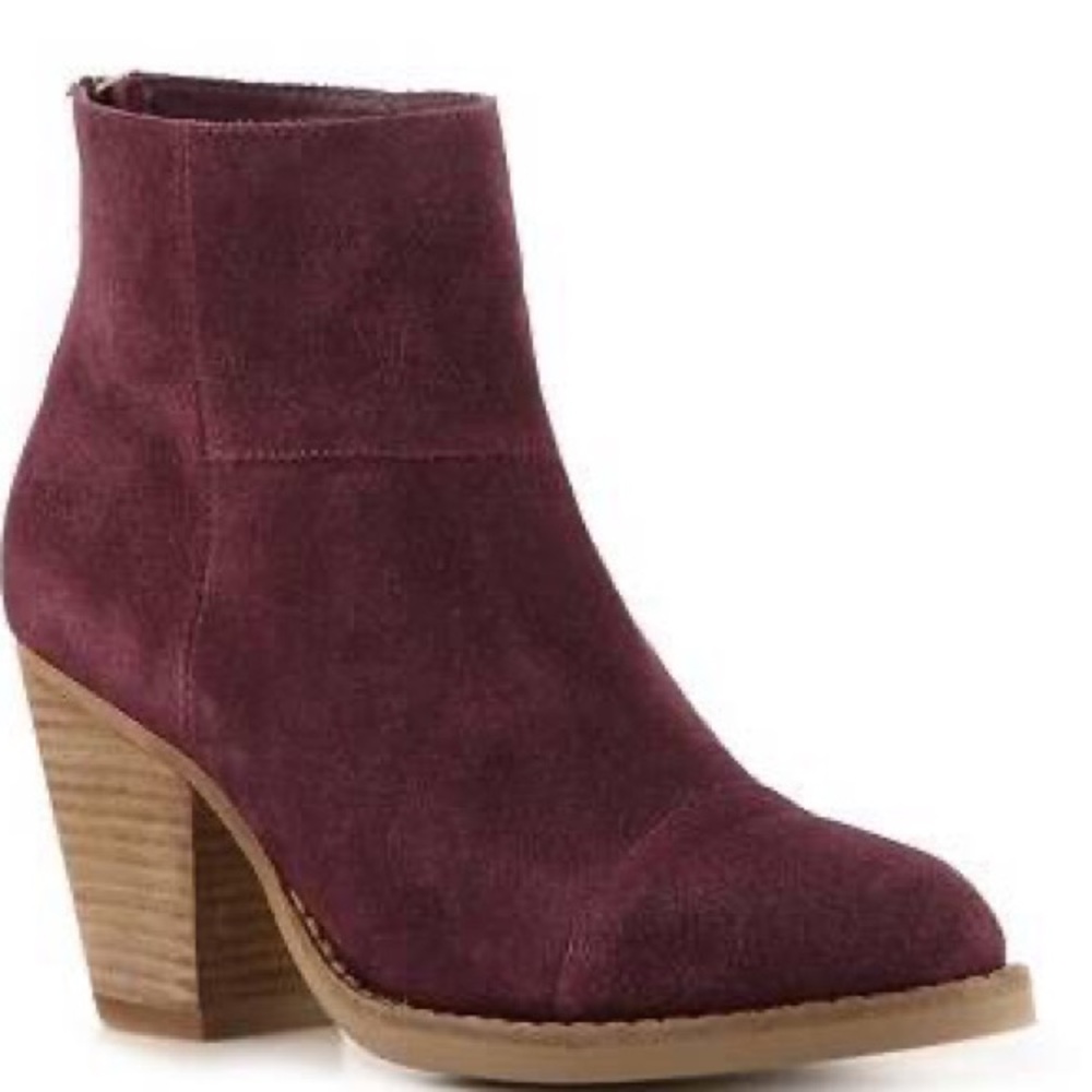 Steve Madden Suede Ankle Boot in Burgundy Size 9
